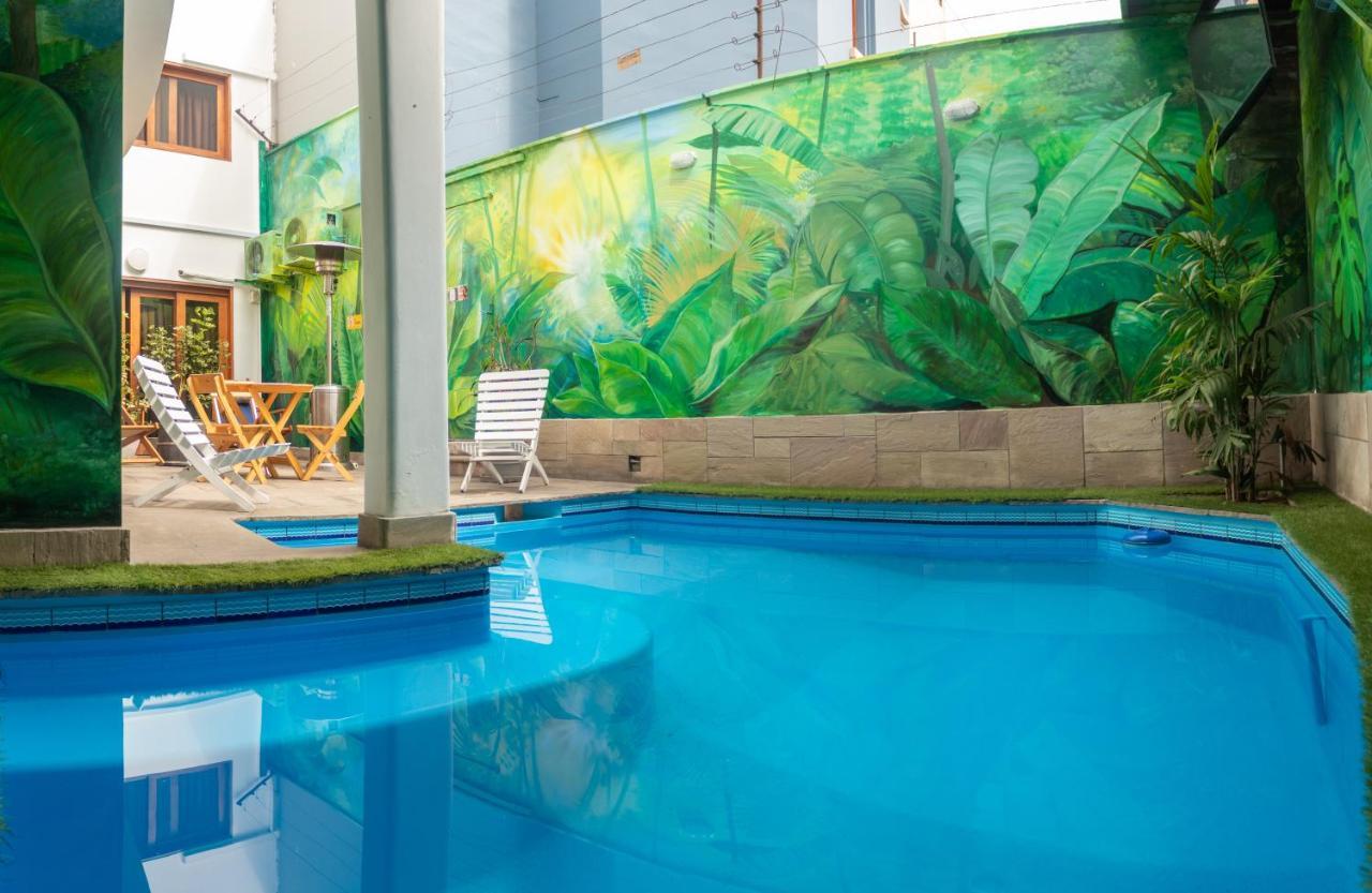Rainbow Hostel Lima Luaran gambar