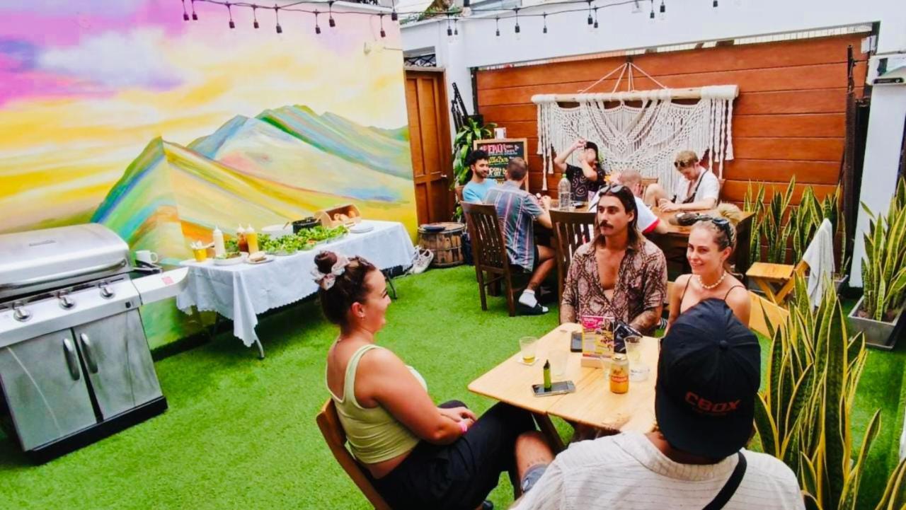Rainbow Hostel Lima Luaran gambar